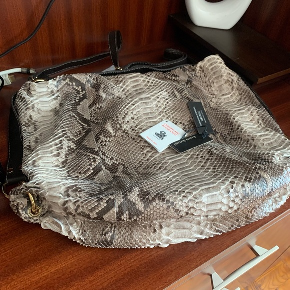 NWTRare,hard to find GIANNI NOTARO guarantee certificateBag.Real PythonLeather.I - Picture 4 of 13